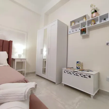 Siracusa Ortigia By Duomo